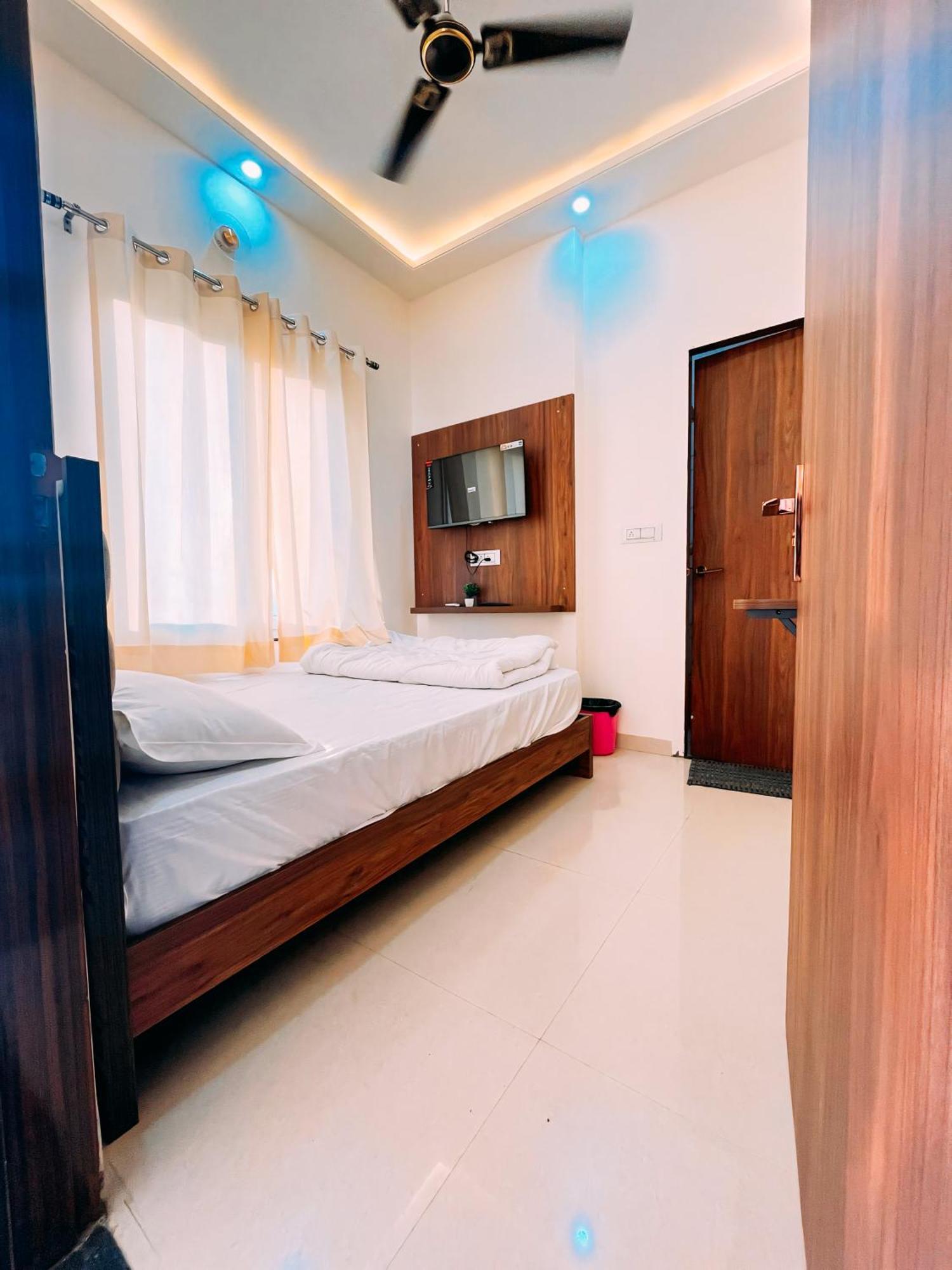 Hotel Pooja Jaipur Ngoại thất bức ảnh